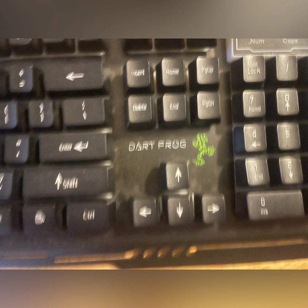 Dart Frog K520 LED Backlit Metal Gaming Keyboard.used very little